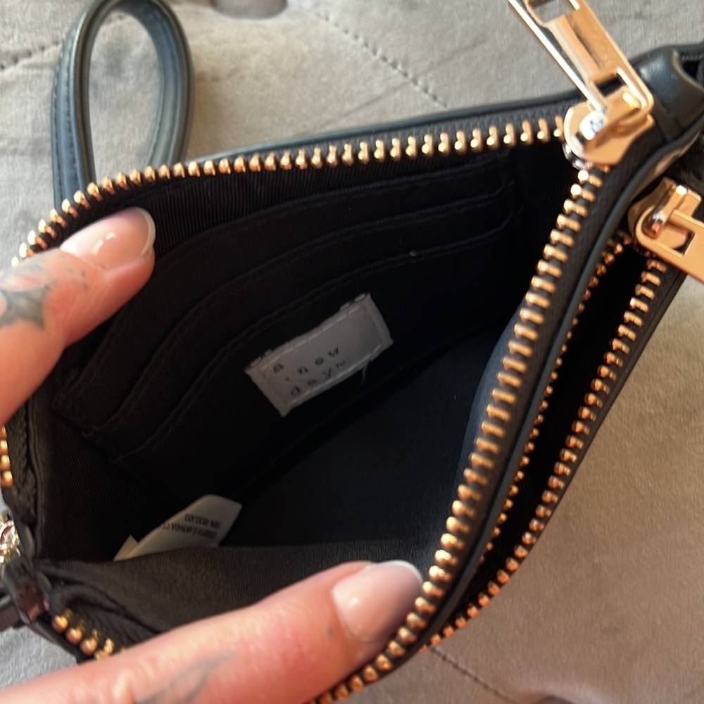 Small wristlet - Picture 3 of 4
